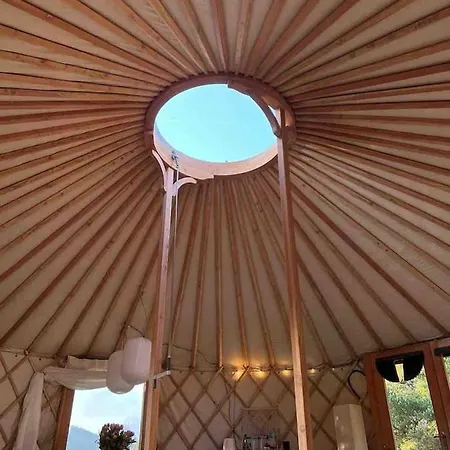 Aughavannagh Yurt Glamping ラグジュアリーテント *