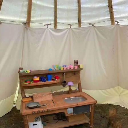 Aughavannagh Yurt Glamping Campismo de Luxo *